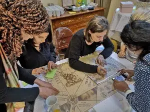 Animation de team building type escape game sur le thème du Da Vinci Code avec parchemin mystérieux