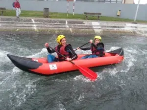Animation de cohésion d’équipe avec rafting, paddle et canoë en plein air