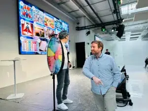 Animation de cohésion d’équipe avec buzzers, jeux TV et roue de la chance