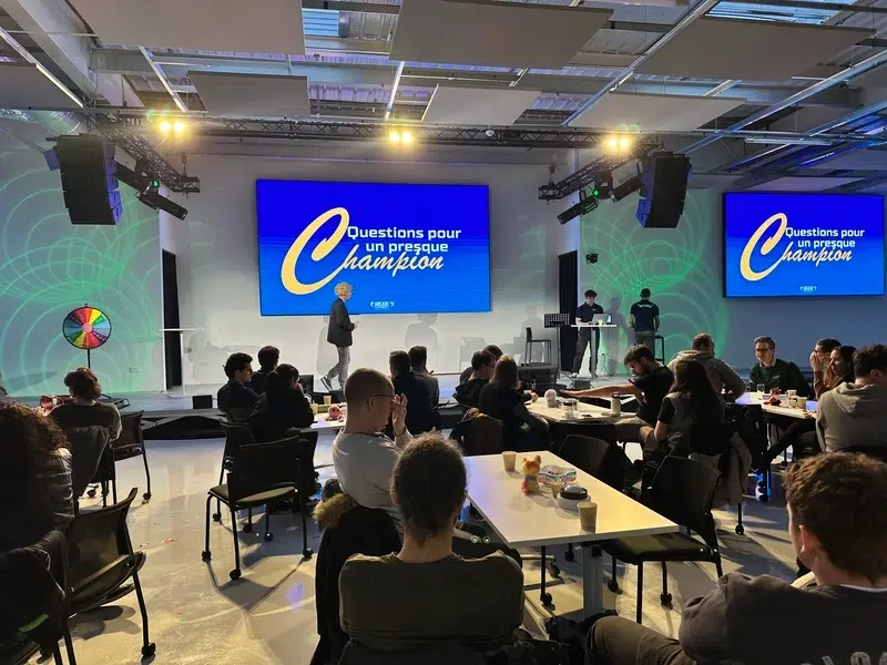 Séminaire d’entreprise avec show TV et quiz inspirés des émissions cultes
