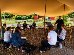 Team building musical favorisant rythme, coordination et communication en équipe