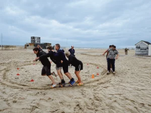 Séminaire d’entreprise avec challenge sportif en plein air sur la plage