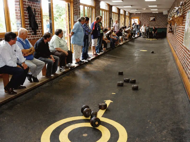 Challenge flamand de team building dans les Flandres avec jeux traditionnels en équipe
